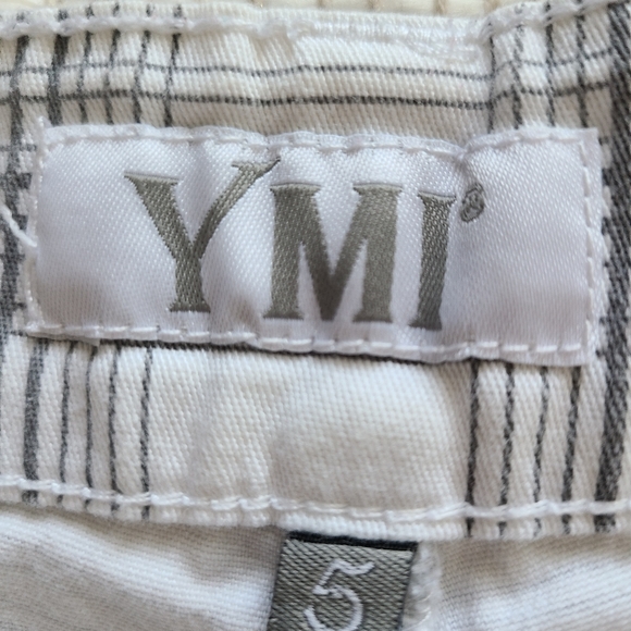 Women's Shorts - Picture 3 of 5